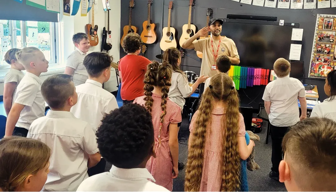 students learning beatboxing